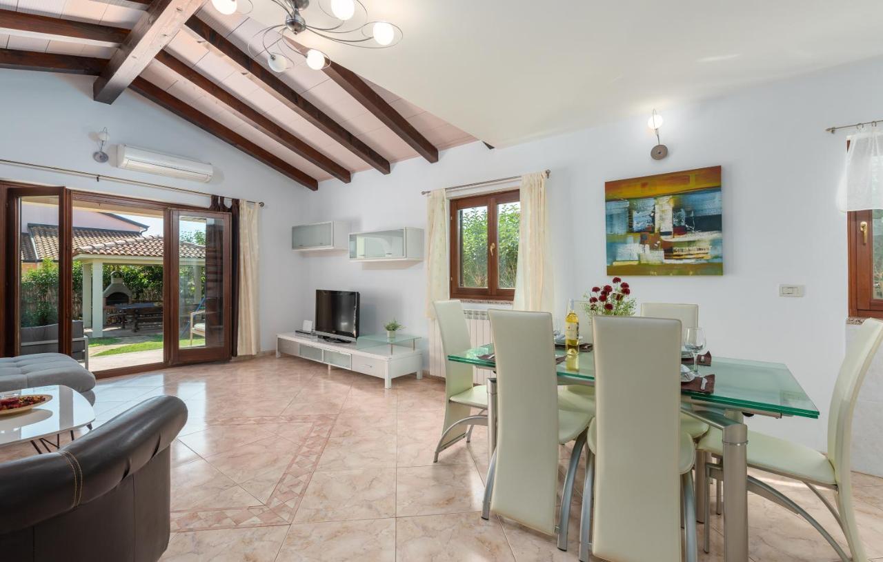 Novigrad Istria Villa Lucas מראה חיצוני תמונה